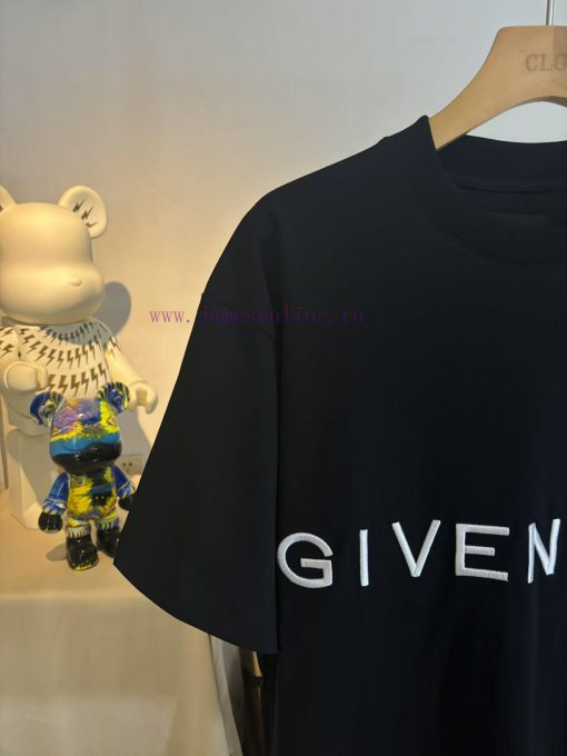 Top Level Real-life PhotosGivenchy Givenchy. 25SS 3D Letter Embroidered Short Sleeved T-shirtTh 9nxbfixh - Image 4