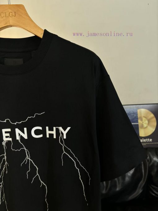 Top Level Real-life PhotosGivenchy Givenchy. 25SS Reflective Lightning Printed Short Sleeve T-s phat2qee - Image 5