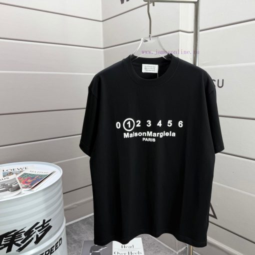 # MM6 Magi * La 2025 Spring/Summer New Item MM6 Number Letter Classic Foam Craft Short Sleeve T mgw0fjtz - Image 2