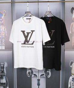 LV Lvjia's New Embroidered Leather Short Sleeved Shirt The Front Panel Is Embroidered With Impo dxd3fgva