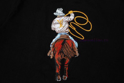 LV Louis Spring/Summer New Embroidered Short Sleeved T-shirt With Front And Back Panels Made Of 6atvpwde - Image 7