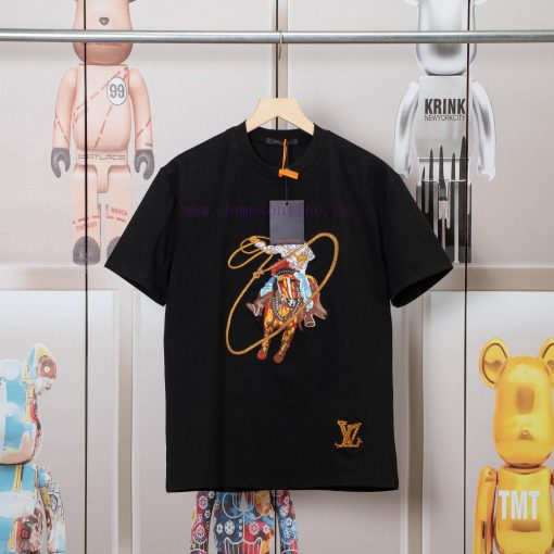 LV Louis Spring/Summer New Embroidered Short Sleeved T-shirt With Front And Back Panels Made Of lmizj8ai