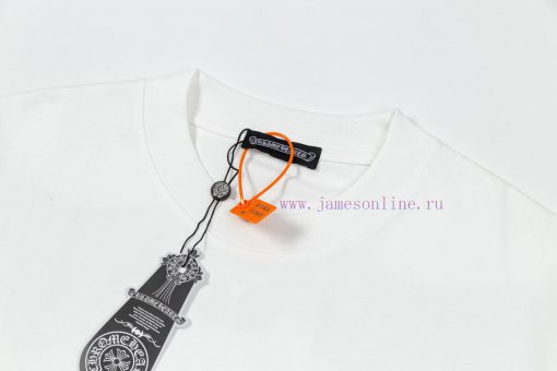 The Front And Back Of The CHROME HEARTS Short Sleeved T-shirt Feature High-end Hot Stamping And 7afe4v8y - Image 4