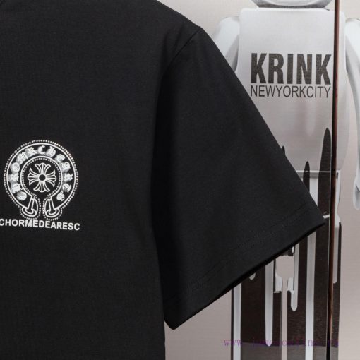 The Front And Back Of The CHROME HEARTS Short Sleeved T-shirt Feature High-end Hot Stamping And ogmqvffu - Image 9