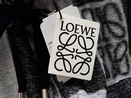 LOEWE 25ss Matching Looped Shorts For Couples - Crafted With Looped Fabric And Embellished With u2k3jrx7 - Image 12