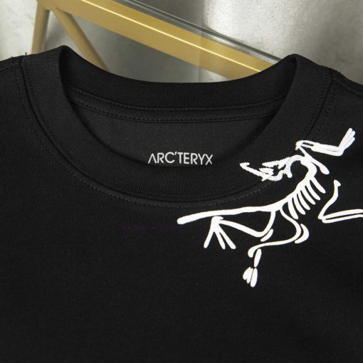 [Ayc Teryx Archaeopteryx]2025FW Short Sleeved T-shirt With Front Bird Letters And Back Foam Log 1u04u0xz - Image 4