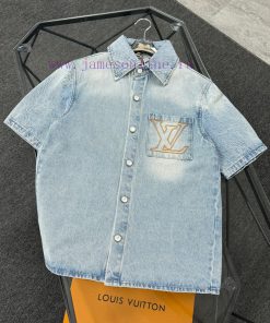 Louis Vuitton A New Limited Edition Denim Short Sleeved Shirt With A Large Pocket Logo Gold Gol g9whcvrd