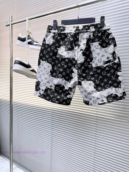 Lv's Three Standards Are Complete. The New Men's Casual Shorts For The Summer Of 2025 Are Made 663ykv32 - Image 3