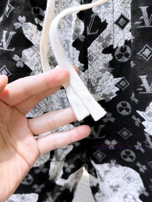 Lv's Three Standards Are Complete. The New Men's Casual Shorts For The Summer Of 2025 Are Made 663ykv32 - Image 8