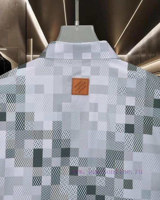 LV Louis Vuitton's Popular Item Is Coming! Camouflage Full Printed Checkerboard Pattern Chest L h80f4odf - Image 11