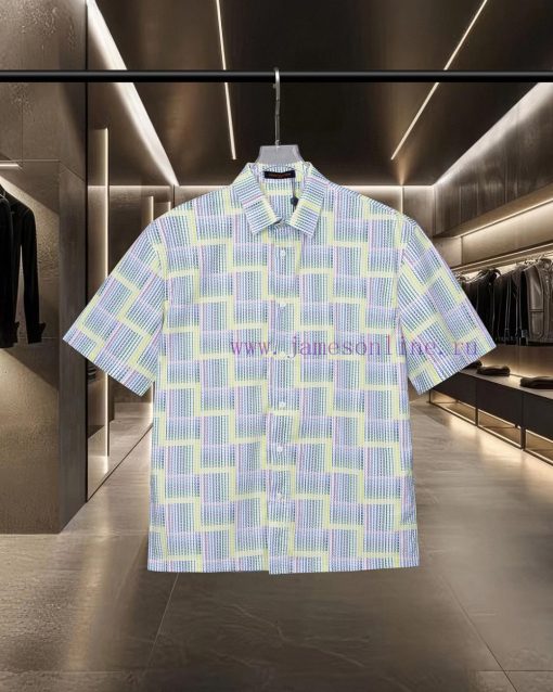 LV Louis Vuitton's Hot Selling Item Is Coming In 2025. The New Limited Edition Rainbow Gradient jzr5ek1v - Image 2