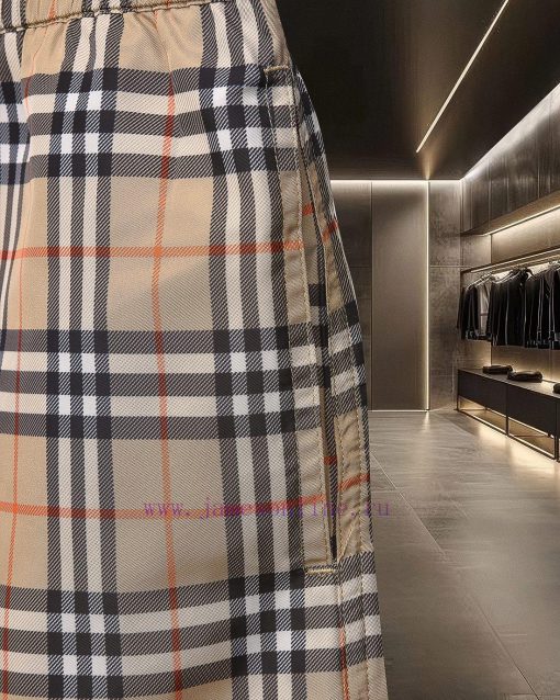 Burberry's Bestseller Is Coming! Classic Khaki Drawstring Plaid Beach Casual Five Point Shorts o7nugiri - Image 10