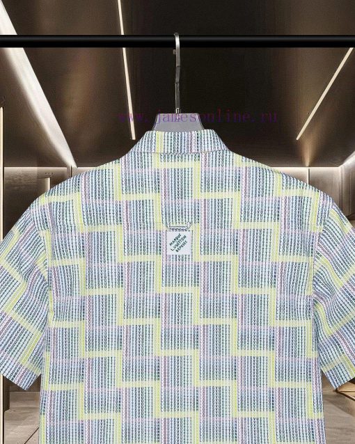 LV Louis Vuitton's Hot Selling Item Is Coming In 2025. The New Limited Edition Rainbow Gradient jzr5ek1v - Image 5