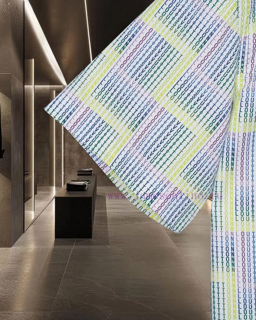 LV Louis Vuitton's Hot Selling Item Is Coming In 2025. The New Limited Edition Rainbow Gradient jzr5ek1v - Image 10