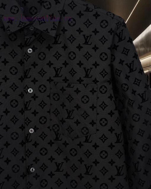 LV Louis Vuitton's Bestseller Is Coming! Classic Louis Vuitton MONOGRAM Pattern Full Width Plus z04nlafi - Image 9