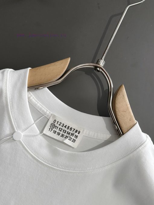 MM6 2025SS Spring/Summer Round Neck Fashion Short Sleeve T-shirt Synchronized With The Official yvavz362 - Image 4