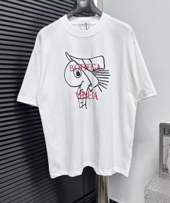 Bottcea Ventea's New Bottea BV Minimalist Fashion Logo Paired With A Printed Short Sleeved T-sh sxv1cadk