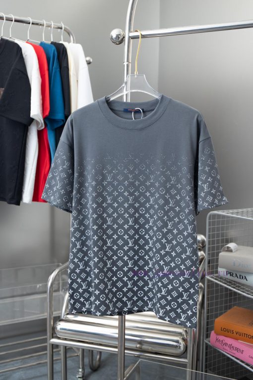 High-qualityLv 2025 Early Spring New Item Louis Vuitton MONOGRAM Vintage Gradient Short Sleeved gggxomua
