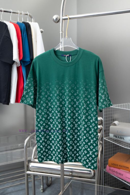 High-qualityLv 2025 Early Spring New Item Louis Vuitton MONOGRAM Vintage Gradient Short Sleeved d58rxgh1