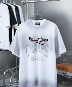 BALELE Balenciaga 25SS Early Spring New Graffiti Letter Short SleeveLight Luxury Fashion Is A M 9xn4c3qs