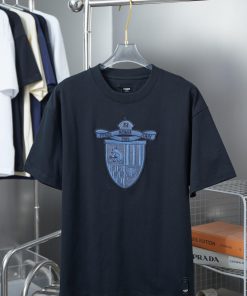 Fendi 2025ss Early Spring New Embroidered Shield Squirrel Short SleeveLight Luxury Fashion Is A 9gc6qgvl