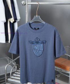 Fendi 2025ss Early Spring New Embroidered Shield Squirrel Short SleeveLight Luxury Fashion Is A xc3fxm0i