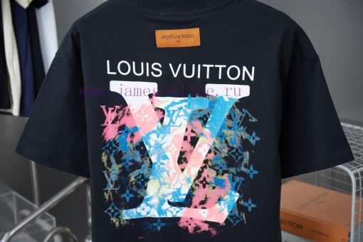 Louis LV 25ss Early Spring New Short Sleeve Gradient Embroidery Ink Painting Printed Short Slee 9pbfy1a5 - Image 7