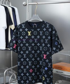 Louis LV 25ss Early Spring New Short Sleeved Full Bottom Printed Foam Letter Short Sleeved Shir pk3d3uxq