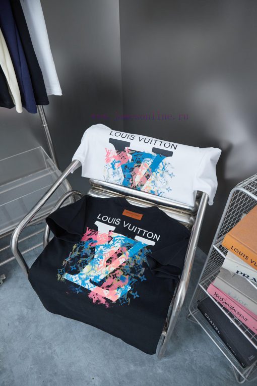 Louis LV 25ss Early Spring New Short Sleeve Gradient Embroidery Ink Painting Printed Short Slee 9pbfy1a5 - Image 9