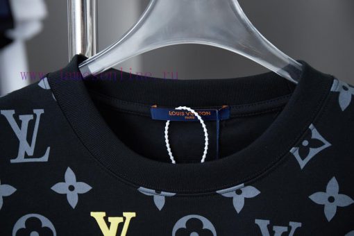 Louis LV 25ss Early Spring New Short Sleeved Full Bottom Printed Foam Letter Short Sleeved Shir pk3d3uxq - Image 4