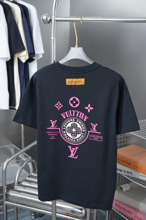 LV Louis Vuitton 25SS Early Spring New Three-dimensional Silicone Lv Letter Short Sleeved Shirt w8m6qavm - Image 3