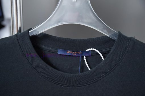 LV Louis Vuitton 25SS Early Spring New Three-dimensional Silicone Lv Letter Short Sleeved Shirt w8m6qavm - Image 4