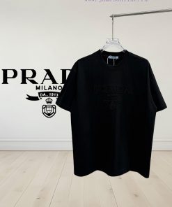 Prada 25SS New Men's Round Neck Short Sleeved T-shirt Featuring A High-tech Embroidered Logo De hqznfvi0