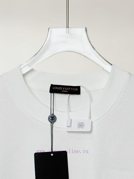 [High Quality] Louis Vuitton 25ss Spring/Summer Collection Embroidered Logo On Chest Blue And W c1pev5da - Image 4