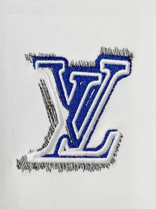 [High Quality] Louis Vuitton 25ss Spring/Summer Collection Embroidered Logo On Chest Blue And W c1pev5da - Image 6