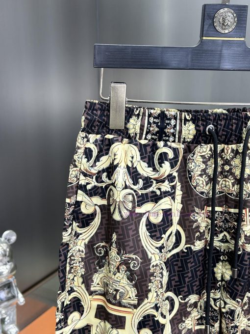 Versace 2024 Spring/Summer New Beach Pants Five Cent Shorts Official Website Synchronized With gy54zqk1 - Image 5