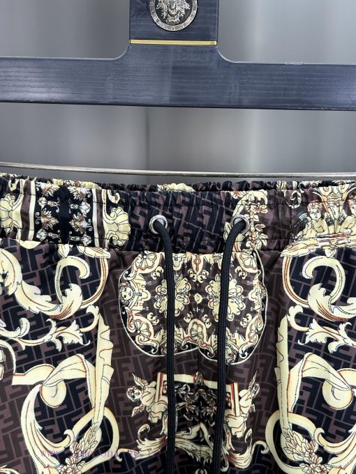 Versace 2024 Spring/Summer New Beach Pants Five Cent Shorts Official Website Synchronized With gy54zqk1 - Image 6