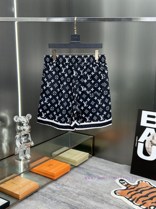 LV 2024 Spring And Summer New Beach Pants Five Cent Shorts Official Website Synchronized With O vo2z83e7 - Image 3