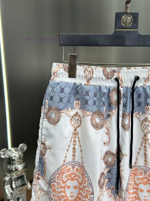 Versace 2024 Spring/Summer New Beach Pants Five Cent Shorts Official Website Synchronized With 2qz8hwzc - Image 5