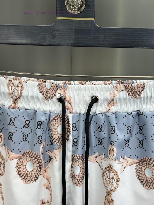 Versace 2024 Spring/Summer New Beach Pants Five Cent Shorts Official Website Synchronized With 2qz8hwzc - Image 6