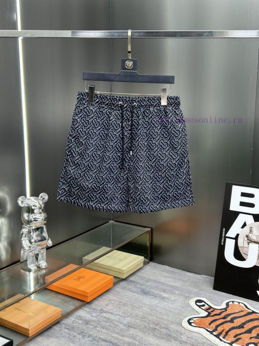 Burberry's New Beach Shorts For Spring And Summer 2024 With A 1-1 Replica Of The Original Versi vfcklxla