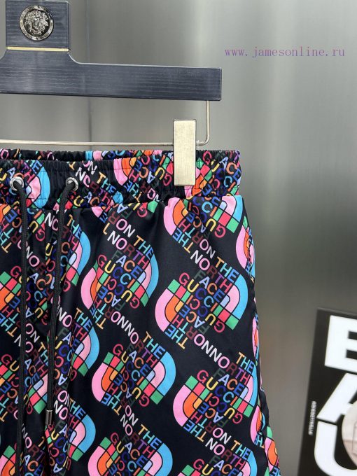 GUCCI 2024 Spring And Summer New Beach Pants Five Cent Shorts Official Website Synchronized Wit j1iqi10d - Image 4
