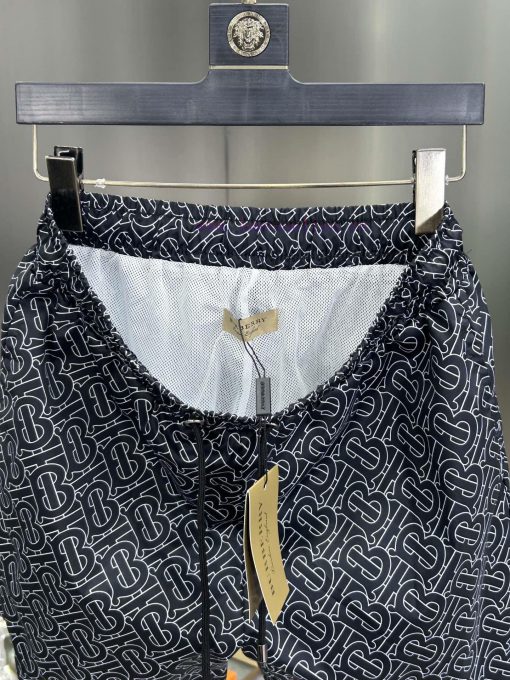 Burberry's New Beach Shorts For Spring And Summer 2024 With A 1-1 Replica Of The Original Versi vfcklxla - Image 7