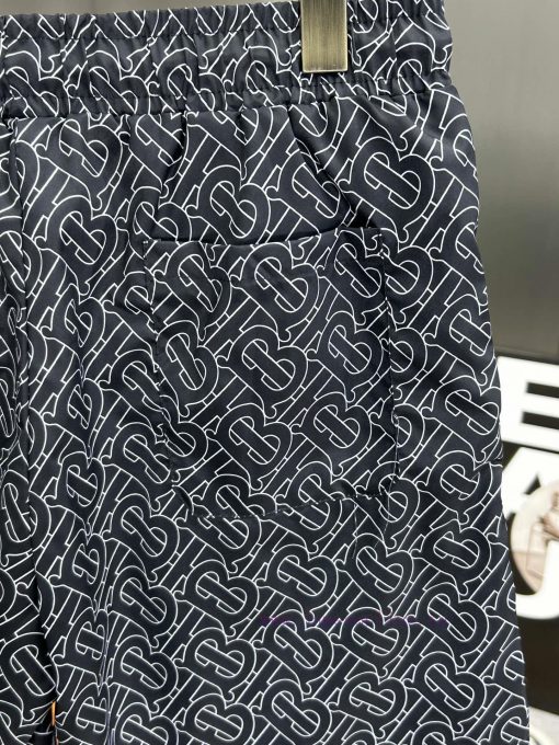Burberry's New Beach Shorts For Spring And Summer 2024 With A 1-1 Replica Of The Original Versi vfcklxla - Image 8