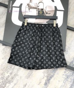 LV 2024 Summer Men's Casual Shorts Beach Pants Customized Quick Drying Fabric Soft And Smooth T 254blld0