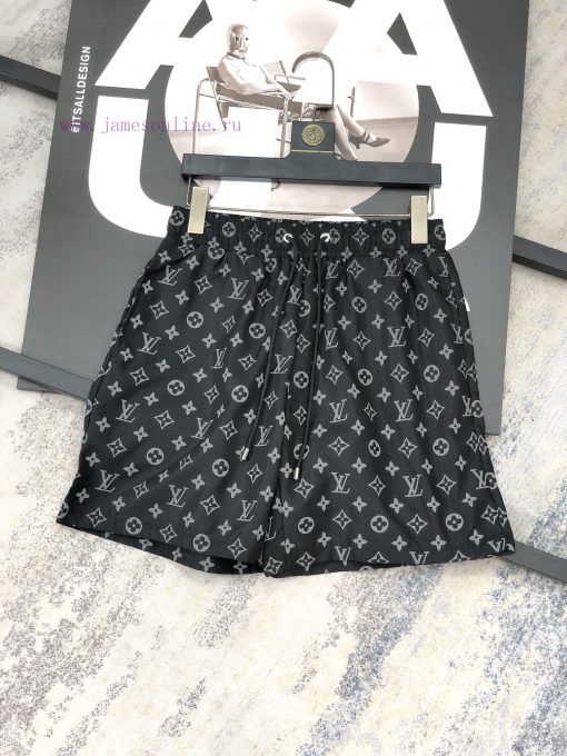 LV 2024 Summer Men's Casual Shorts Beach Pants Customized Quick Drying Fabric Soft And Smooth T 254blld0