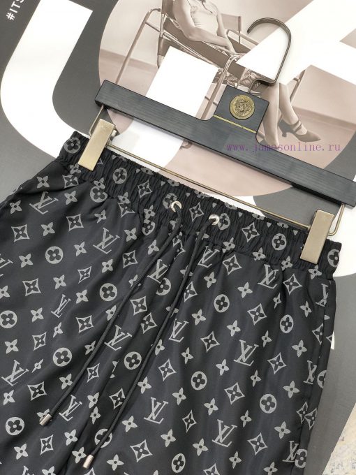 LV 2024 Summer Men's Casual Shorts Beach Pants Customized Quick Drying Fabric Soft And Smooth T 254blld0 - Image 5