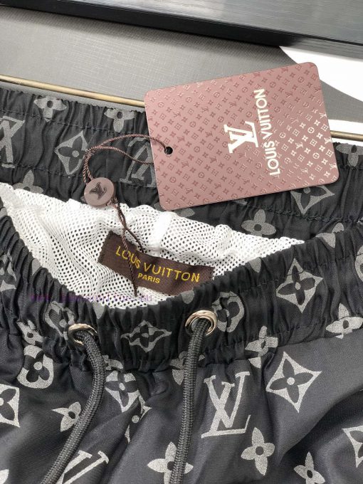 LV 2024 Summer Men's Casual Shorts Beach Pants Customized Quick Drying Fabric Soft And Smooth T 254blld0 - Image 9