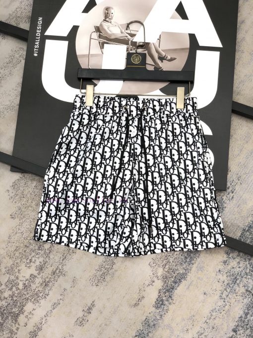 Dior 2024 Summer Men's Casual Shorts Beach Pants Customized Quick Drying Fabric Soft And Smooth 3v8nfdcj