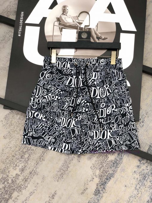 Dior 2024 Summer Men's Casual Shorts Beach Pants Customized Quick Drying Fabric Soft And Smooth 4ygxy8ub - Image 2
